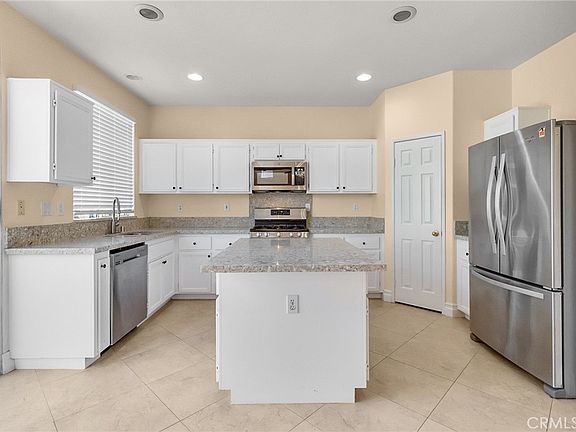 5th image of 51 Appleglen Dr
