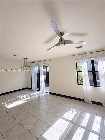 15668 NW 91st Ct — Photo 5
