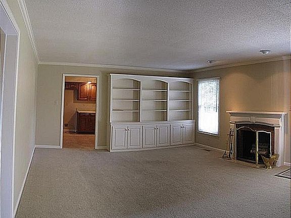 3rd image of 720 Kingswood Dr