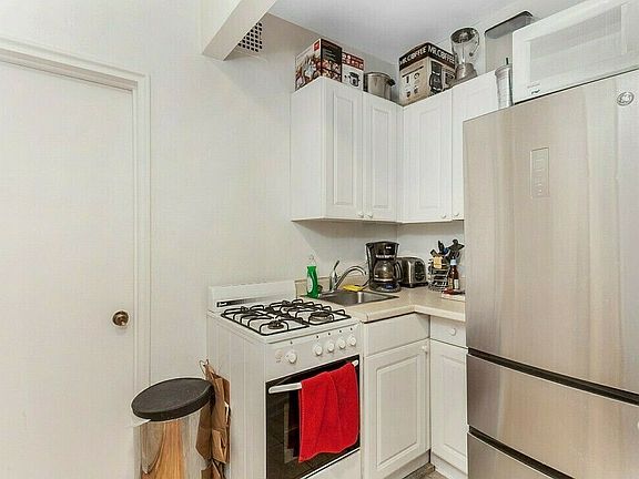 5th image of 442 E 78th St APT 3C