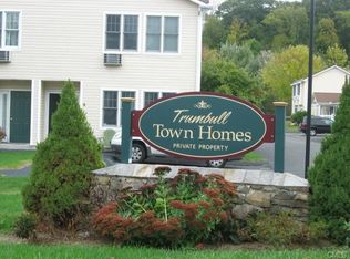 2 Ash Cir, Trumbull, CT 06611