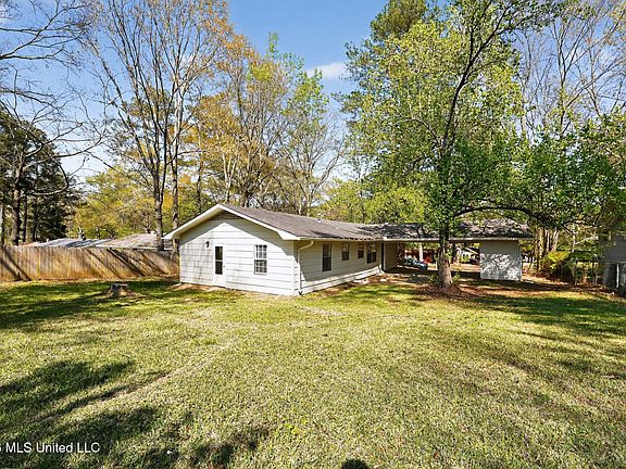 4th image of 3085 Bienville Dr