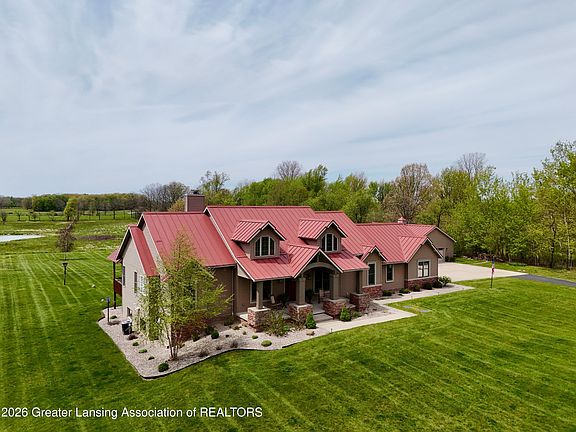 3rd image of 10272 Wacousta Rd
