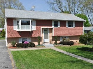 20 Decosta Dr, Tiverton, RI 02878