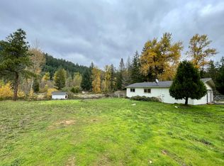 140 Bloom Rd, Wolf Creek, OR 97497
