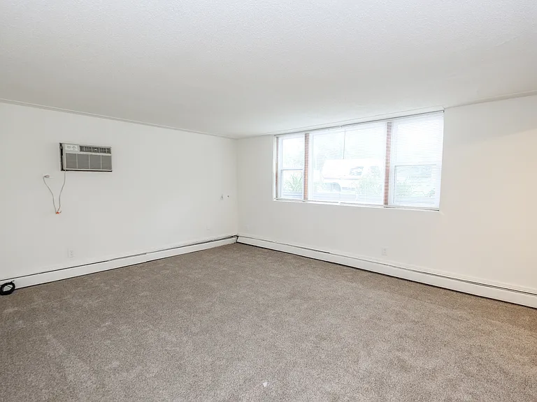 Longfellow Place — Photo 18