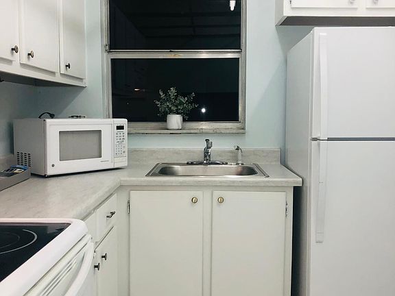 4th image of 8460 Sunrise Lakes Blvd APT 307