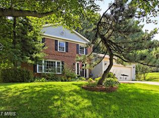 9120 Fishermans Ln, Springfield, VA 22153