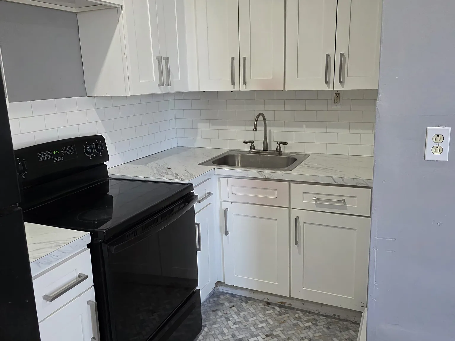 2 bed, 900 sqft, $1,300 — Photo 2