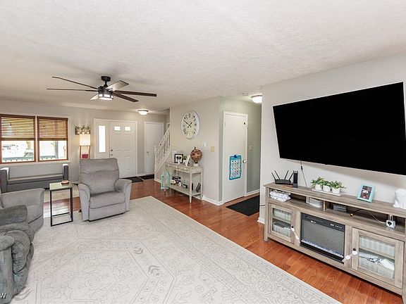 5th image of 354 Ivanhoe Ave