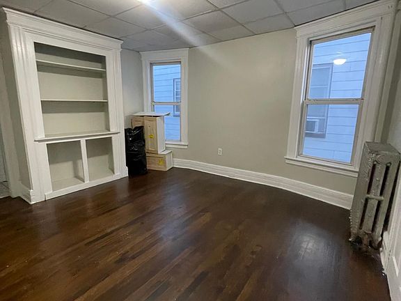 4th image of 160 N 18th St APT 2