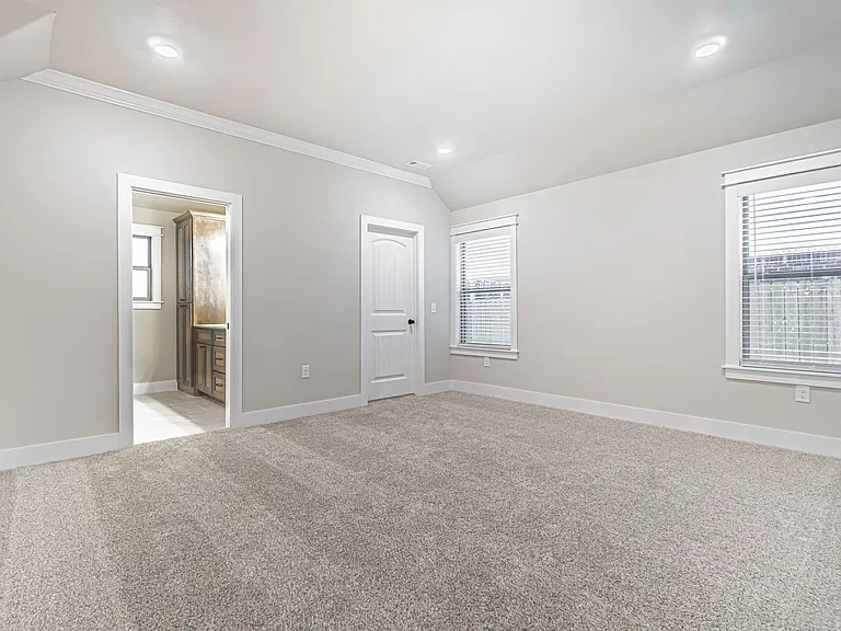 933 Hampton St — Photo 10