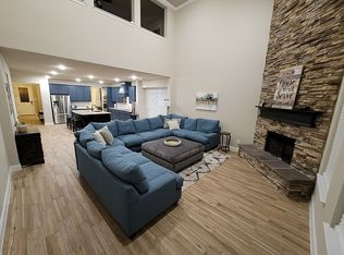 537 Pierce St, Waxahachie, TX 75165