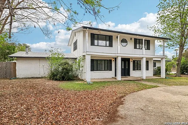 302 Weathercock Ln — Photo 2