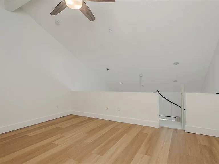 320 Island Way #209 — Photo 29
