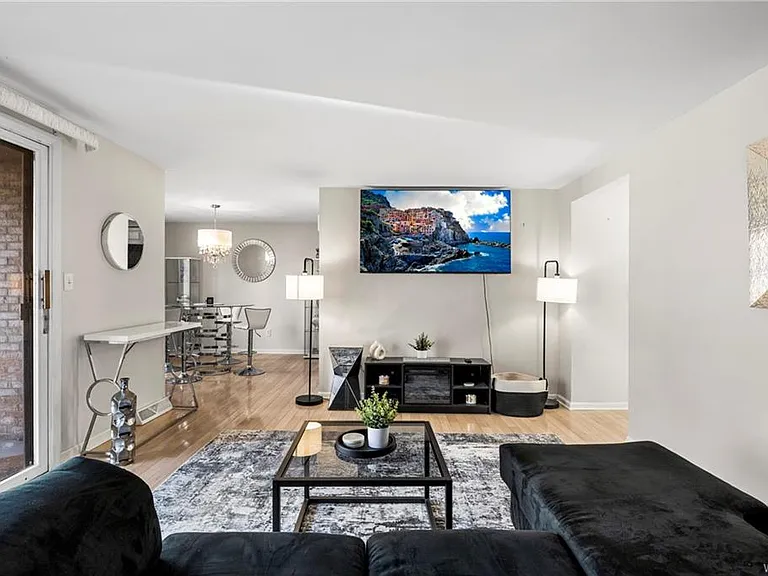 80 Groton Dr #2 — Photo 2