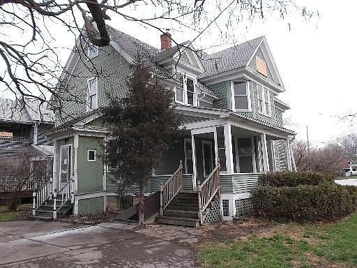 2nd image of 247 S Lincoln Ave
