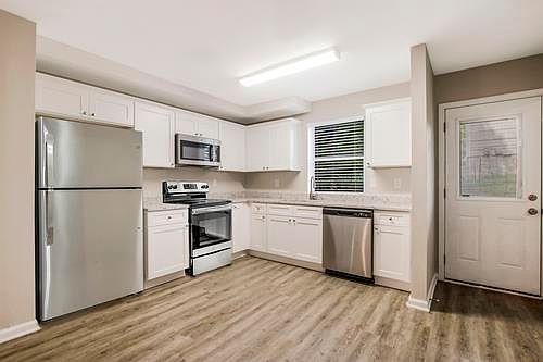 5th image of 6693 Live Oak Ln