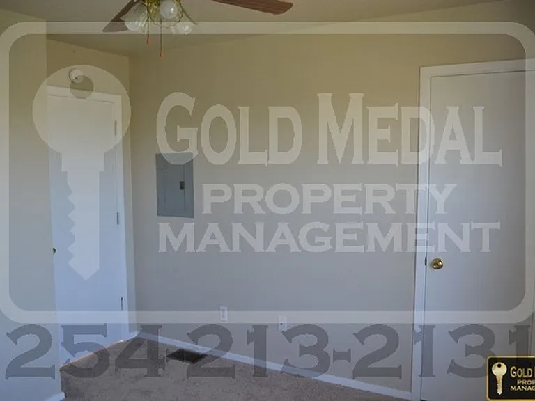 1106 Leslie Cir — Photo 8