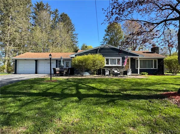 88 W 9th St, Oneida, NY 13421