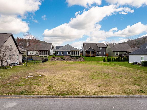 2nd image of 676 Clear Canyon Dr