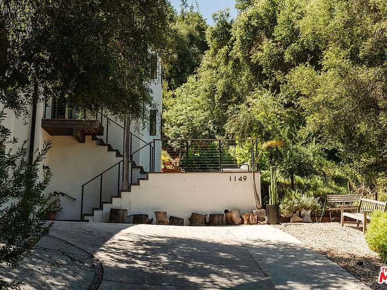 1149 Old Topanga Canyon Rd — Photo 42