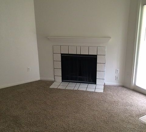 3rd image of 127 Lake Meadows Dr