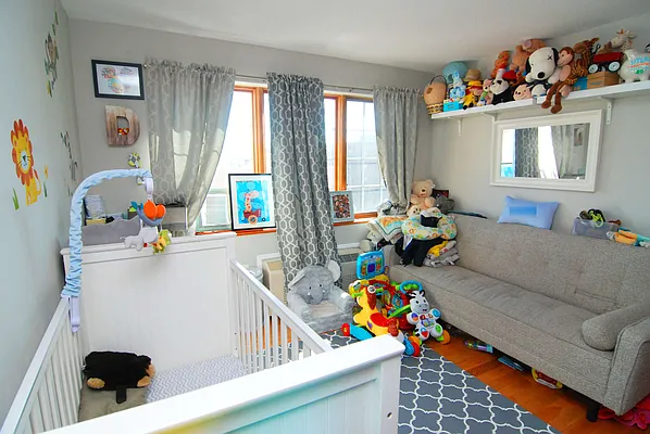 Sold by Momentum Real Estate LLC | media 32