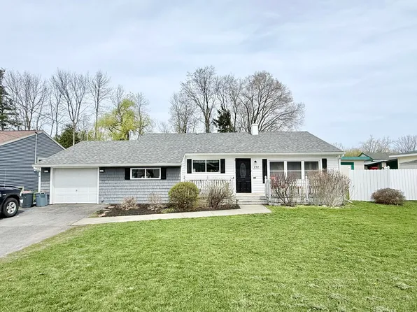 772 Bear Swamp Rd, Peru, NY 12972