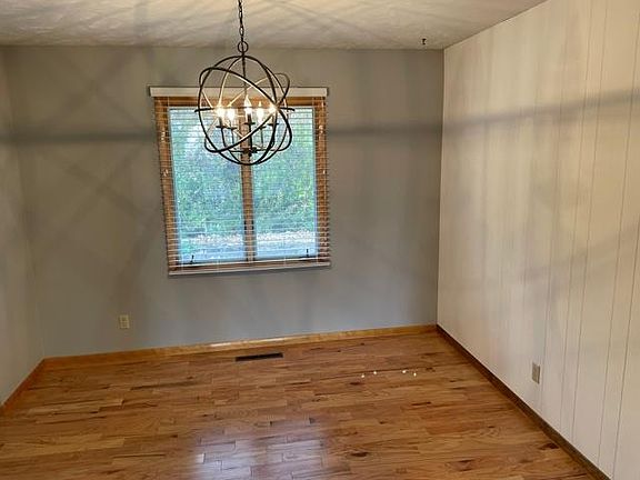 5th image of 246 Bradford St