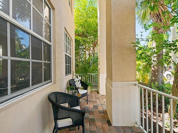 4th image of 2459 Greenbrier Court