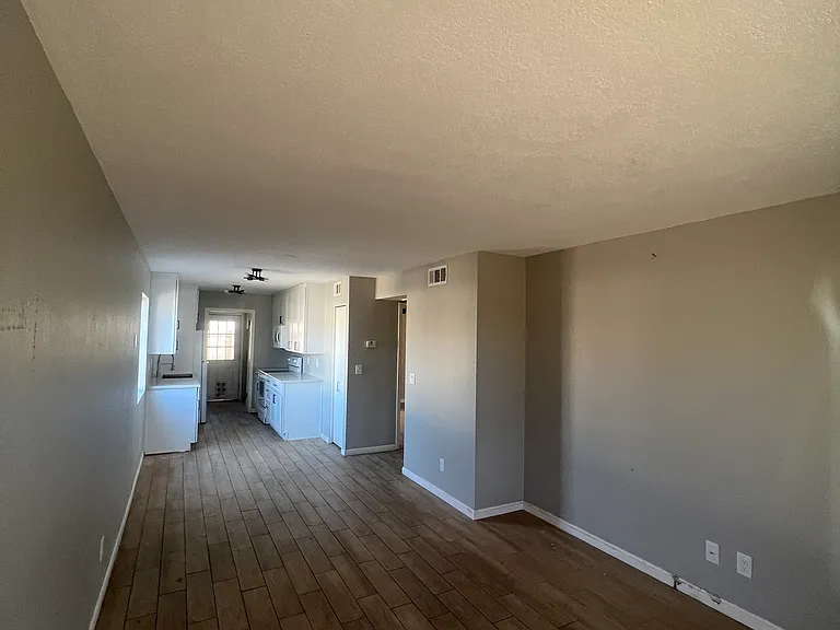 2851 E Capri Cir — Photo 21