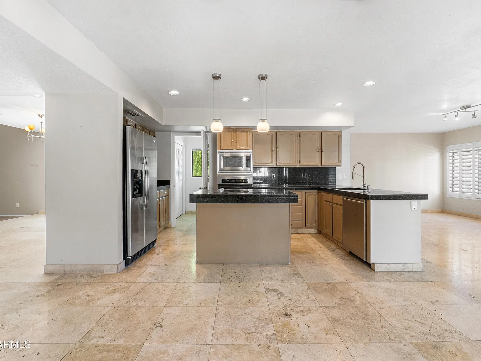3 bed, 2.5 bath, 2481 sqft, $4,700 — Photo 4
