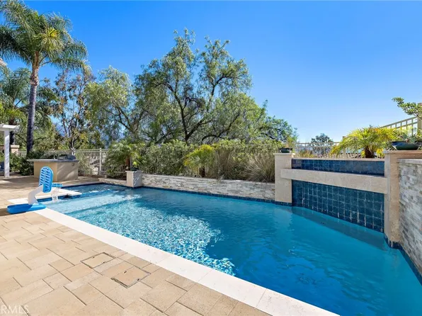 6 Las Pisadas, Rancho Santa Margarita, CA 92688