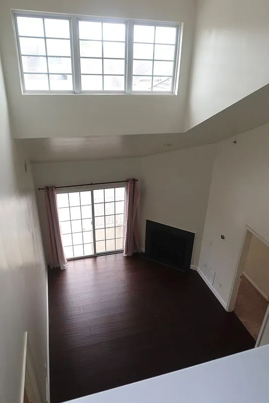 2 bed, 2.0 bath, 1337 sqft, $2,250 — Photo 3