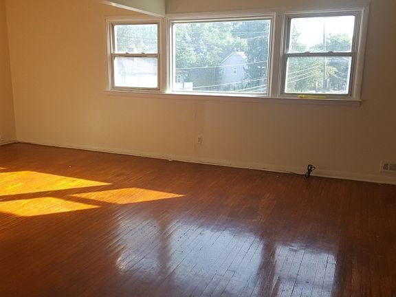 2nd image of 464 Boyden Ave