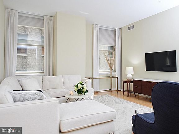 5th image of 1600 Arch St APT 802
