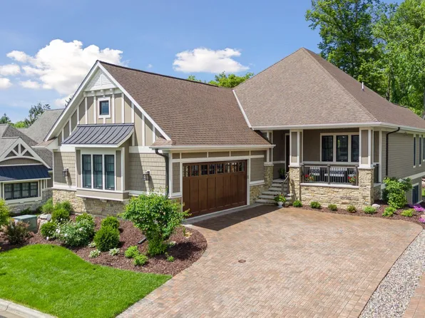 15434 Leona Ln, Wayzata, MN 55391