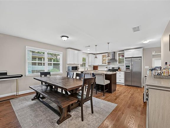 5th image of 1882 Cambria Ave NW