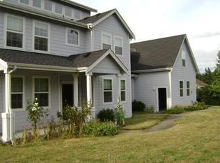 8610 E Side Dr NE, Tacoma, WA 98422