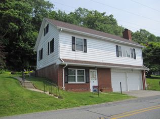 19 Barkers Mill Rd, Hackettstown, NJ 07840