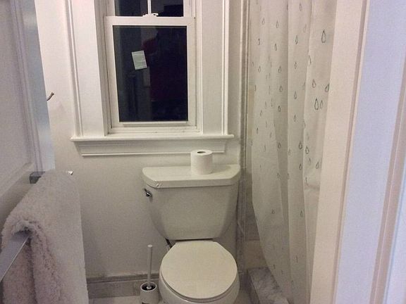 5th image of 18 Holton St #18