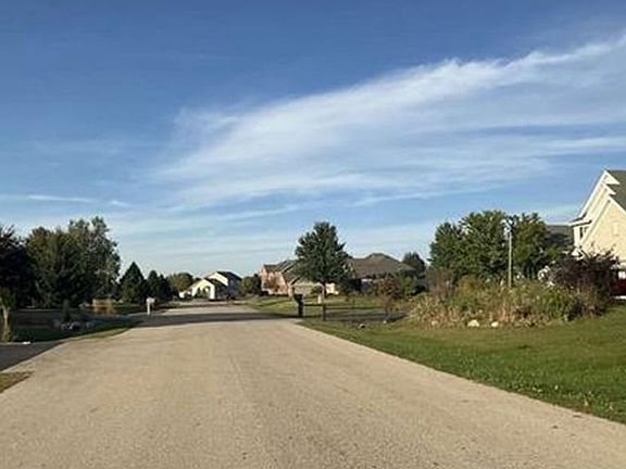 Exterior Neighborhood (street photo)