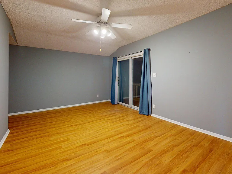 669 N Henderson Rd — Photo 51