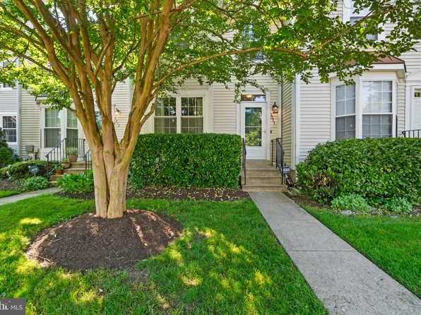 1211 Martha Greenleaf Dr, Crofton, MD 21114