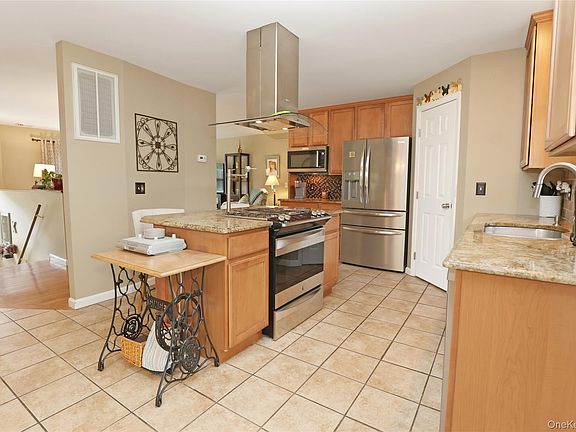4th image of 34 Palmer Circle