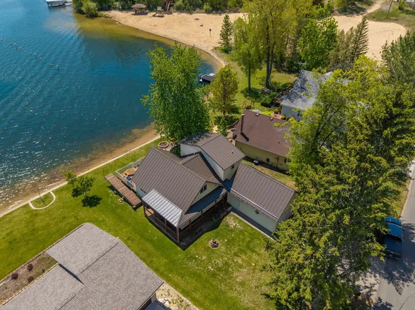 7945 W Royal Rd, Stanwood, MI 49346