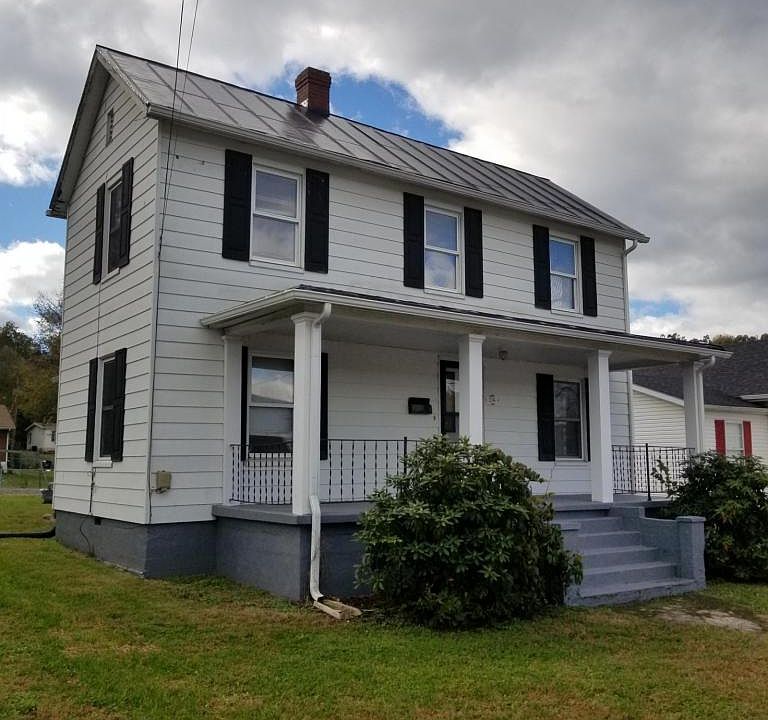 1st image of 256 E 29th St