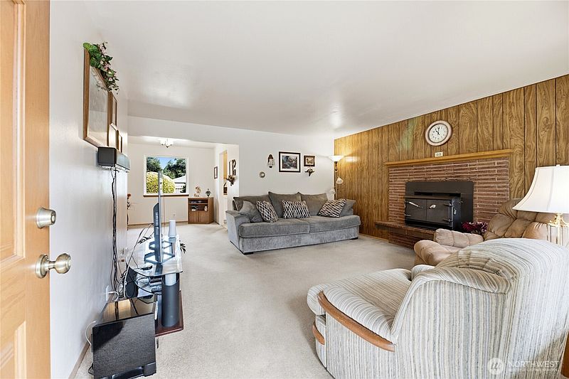 4th image of 420 S 128th Street