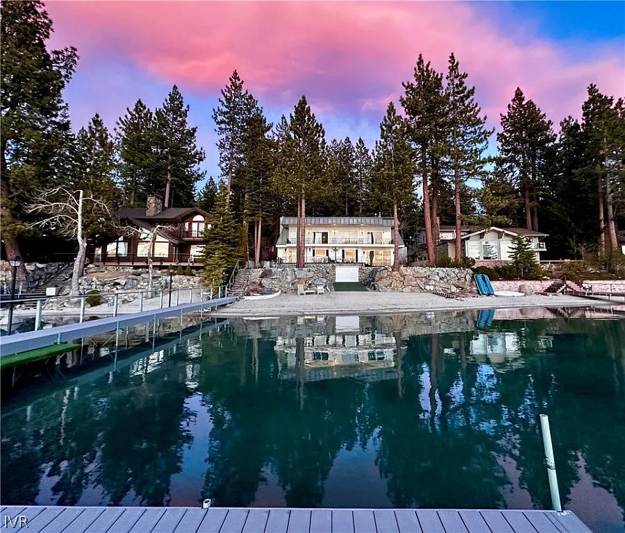 1062 Skyland Dr photo 1